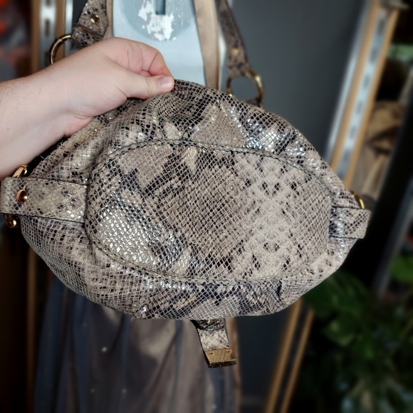 Michael Kors • Leather Snakeskin Hobo Purse Handbag Neutral Embossed Tan Brown - Picture 10 of 12
